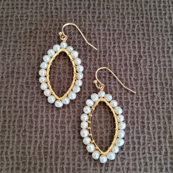 Iris & Lily Freshwater Pearls Earrings - Picture 6 of 9